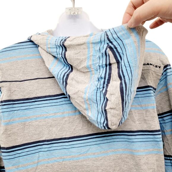 2/$20 Oakley Blue & Grey Hoodie Top Size: Small - Picture 9 of 11